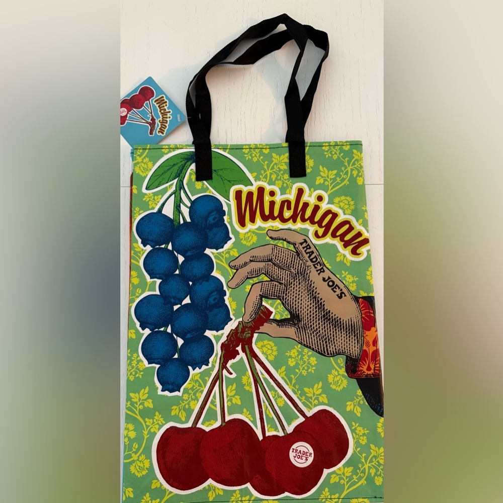 Trader Joe's Michigan Reusable Bag ECO Shopping Cherries/Blueberries / NWT